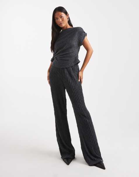 Vero Moda Petite - Set van soepelvallende top met blote schouders en broek met wijde pijpen van jersey met textuur in asfaltgrijs - view 1