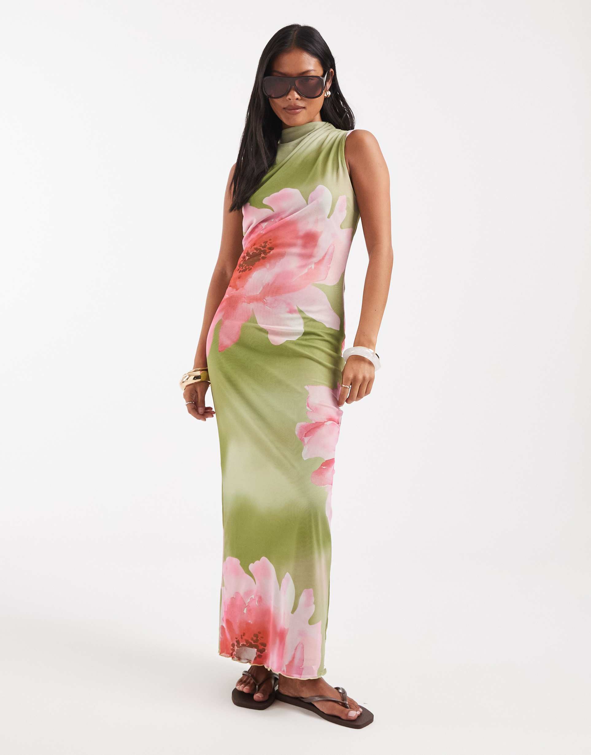 vero moda petite sleeveless ruched detail maxi dress in large scale floral print