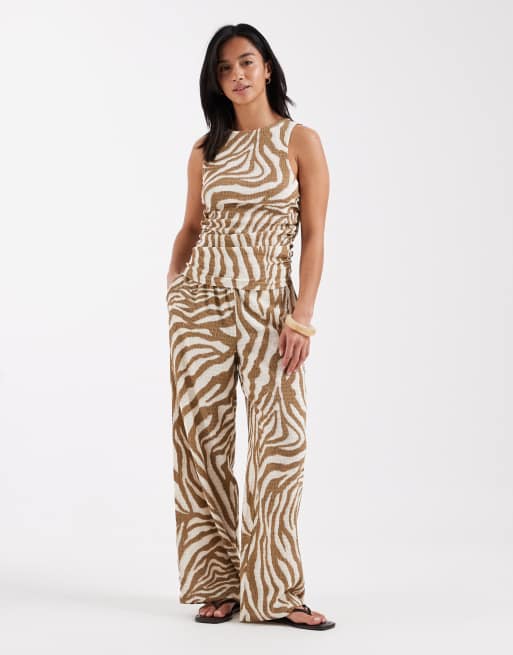 Vero Moda Petite sleeveless ruched jersey top in birch abstract print - part of a set, 2 of 4