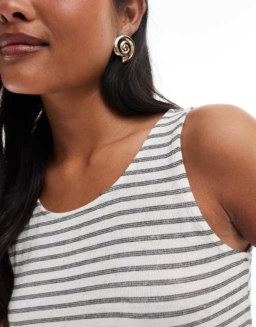Vero Moda Petite slubby maxi tank dress in oatmeal stripes, 3 of 4