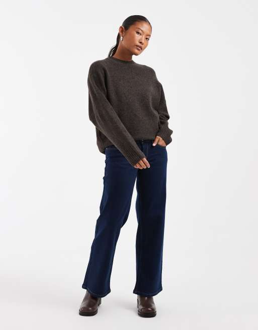 Vero Moda Petite soft o-neck oversized jumper in chocolate melange, 3 of 4