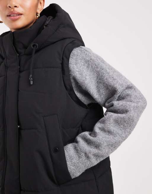 Vero Moda Petite - Sort 2-i-1 longline-dynejakke med aftagelige ærmer, 3 af 5