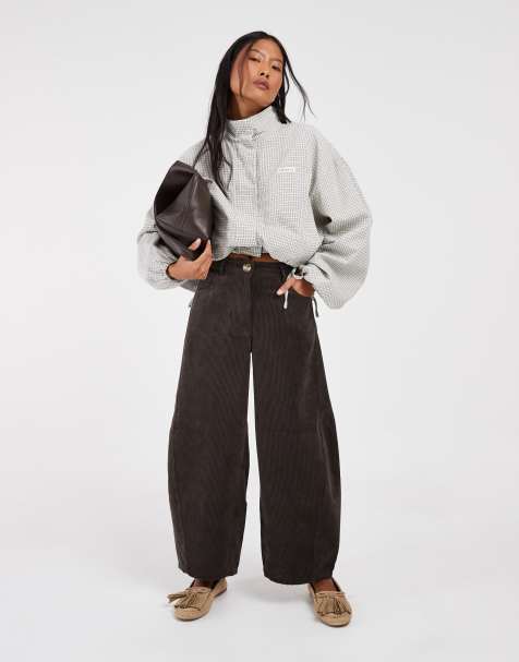 Vero Moda Petite spodnie sztruksowe o kroju barrel leg w kolorze czekoladowobrązowym - view 1