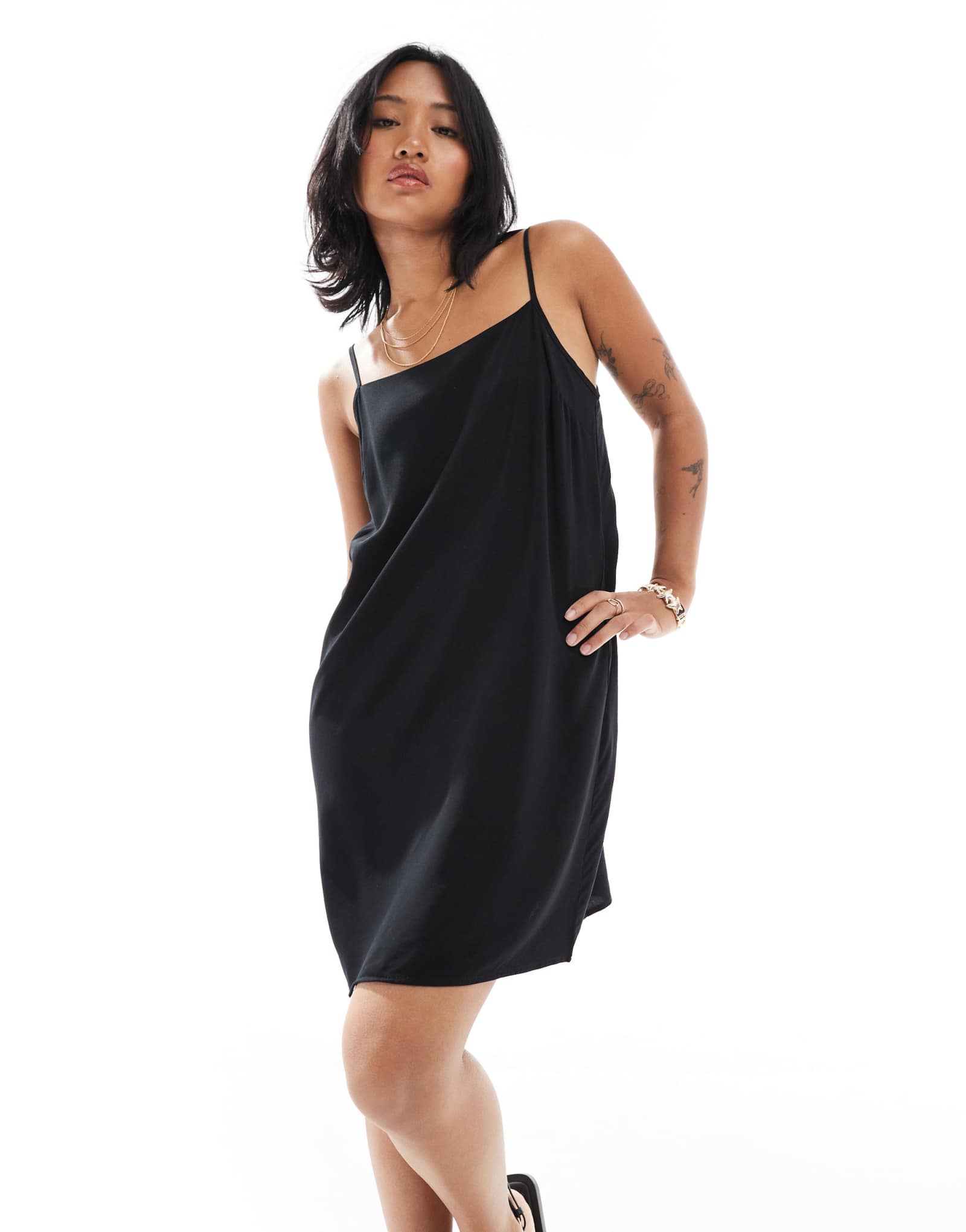 Мини-платье на бретелях с квадратным вырезом Vero Moda Petite черного цвета