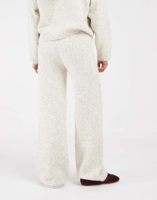 Vero Moda Petite stickad set med vida byxor i oatmeal, 5 av 5