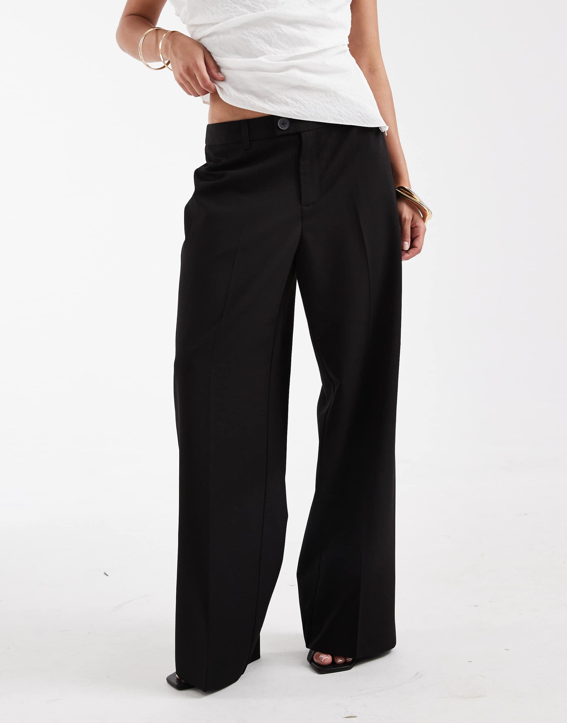 vero moda petite straight leg dress pants with creased front in black