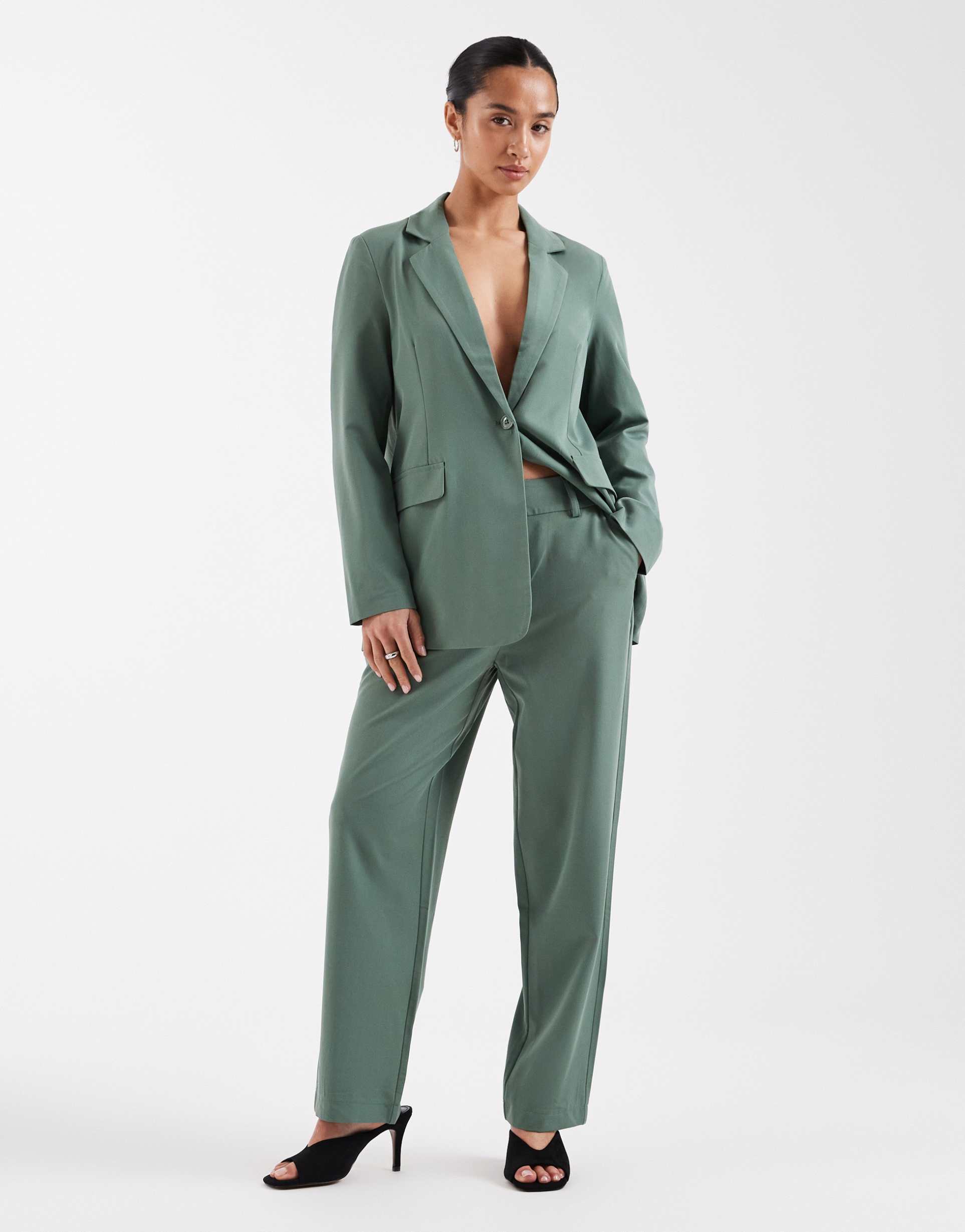 vero moda petite straight leg tailored pants in green - part of a set