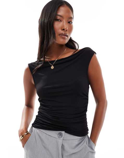 Vero Moda Petite – Svart, åtsmitande linne utan ärmar med rak ringning, del av set - view 1