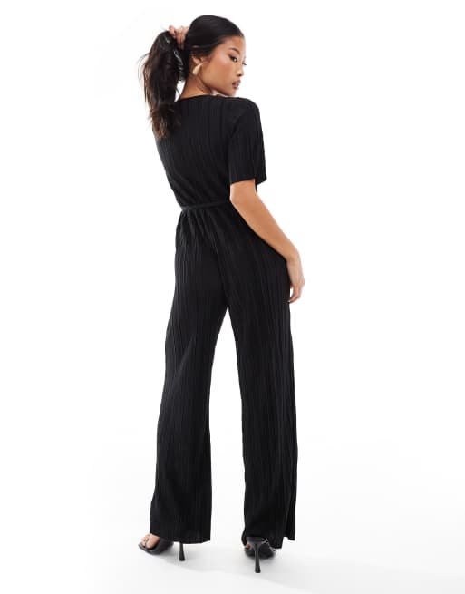 Vero Moda Petite – Svart, plisserad jumpsuit med omlottdesign framtill, 3 av 4