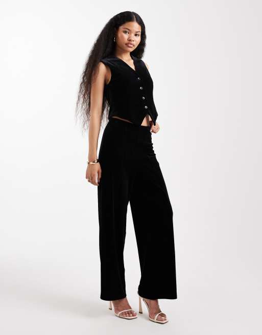 Vero Moda Petite – Svarta, figursydda byxor med söm framtill i sammet, del av set