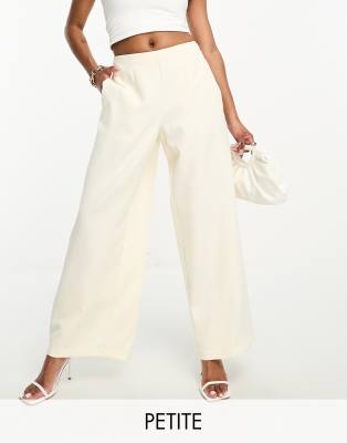 tailored wide leg pants in cream-White