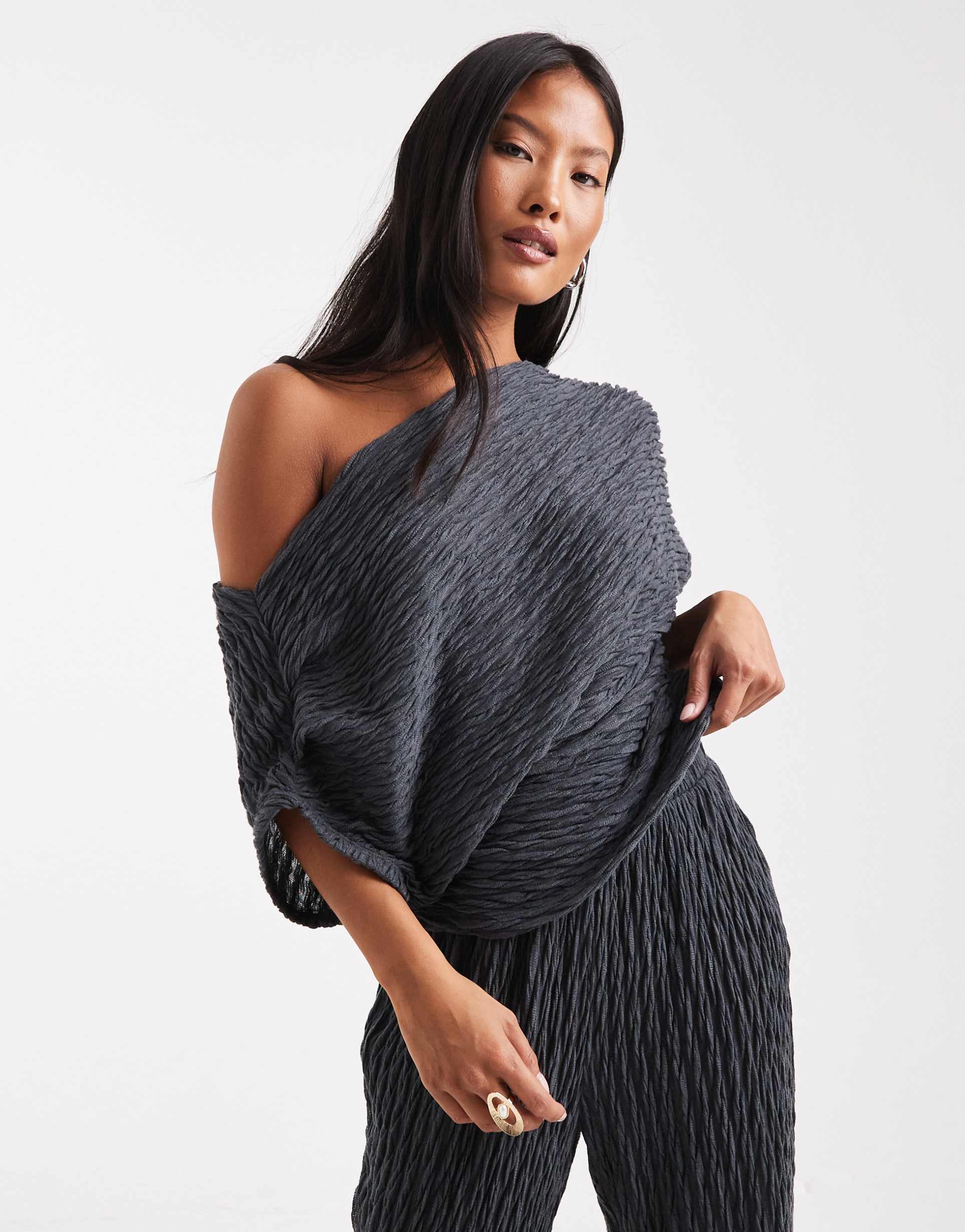 vero moda petite textured jersey off the shoulder drapey top in asphalt gray - part of a set