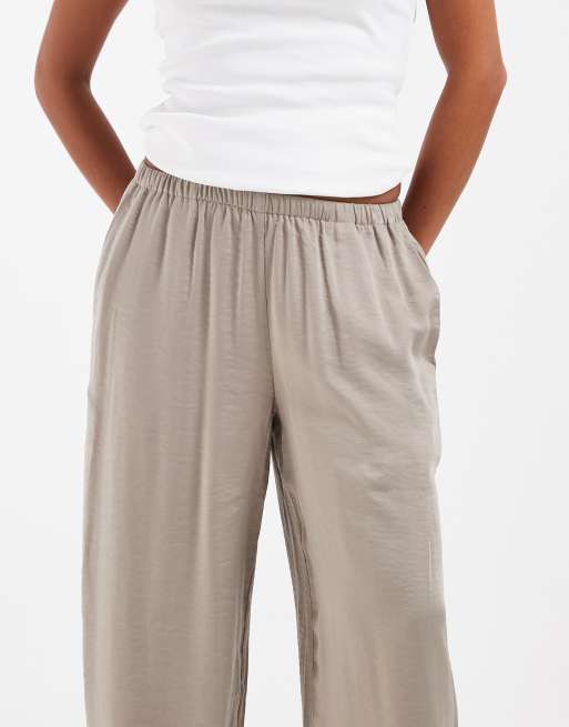 Vero Moda Petite textured satin wide leg pants in stone, 3 of 5