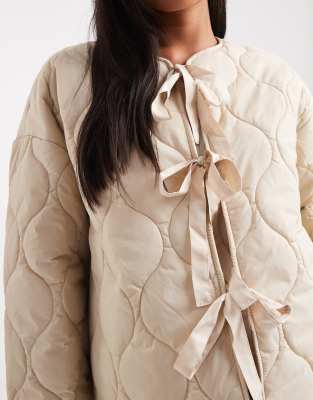 Vero Moda Petite Tie Front Quilted Jacket In Neutral