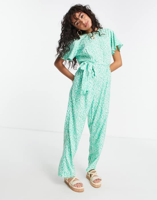 https://images.asos-media.com/products/vero-moda-petite-tie-waist-wide-leg-jumpsuit-in-green-floral/202244134-4?$n_550w$&wid=550&fit=constrain