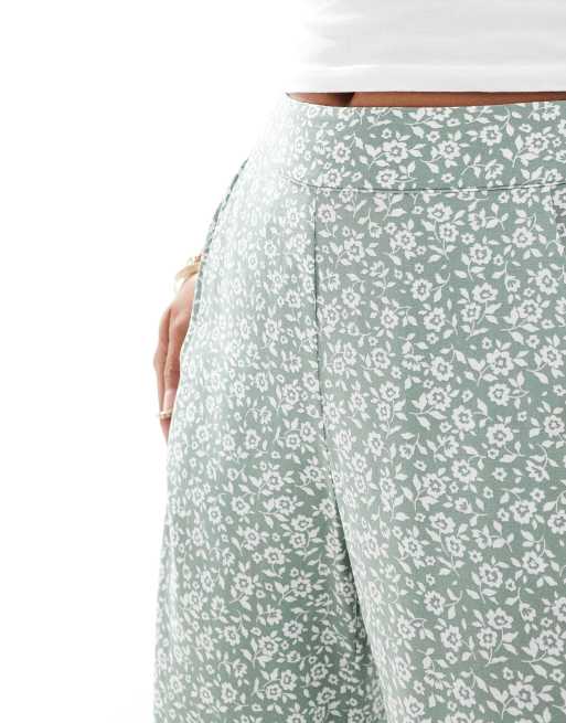 Vero Moda Petite wide leg trousers in sage floral, 5 of 5