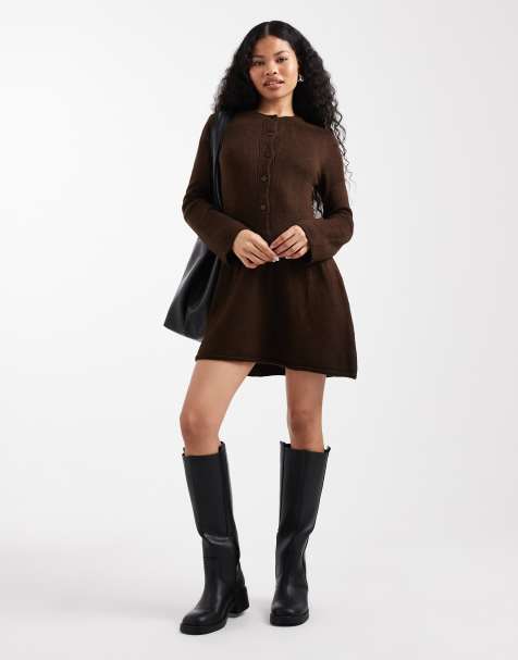 Vero Moda Petite - Zachte gebreide mini-jurk met knopen aan de voorkant in gemêleerd chocoladebruin - view 1