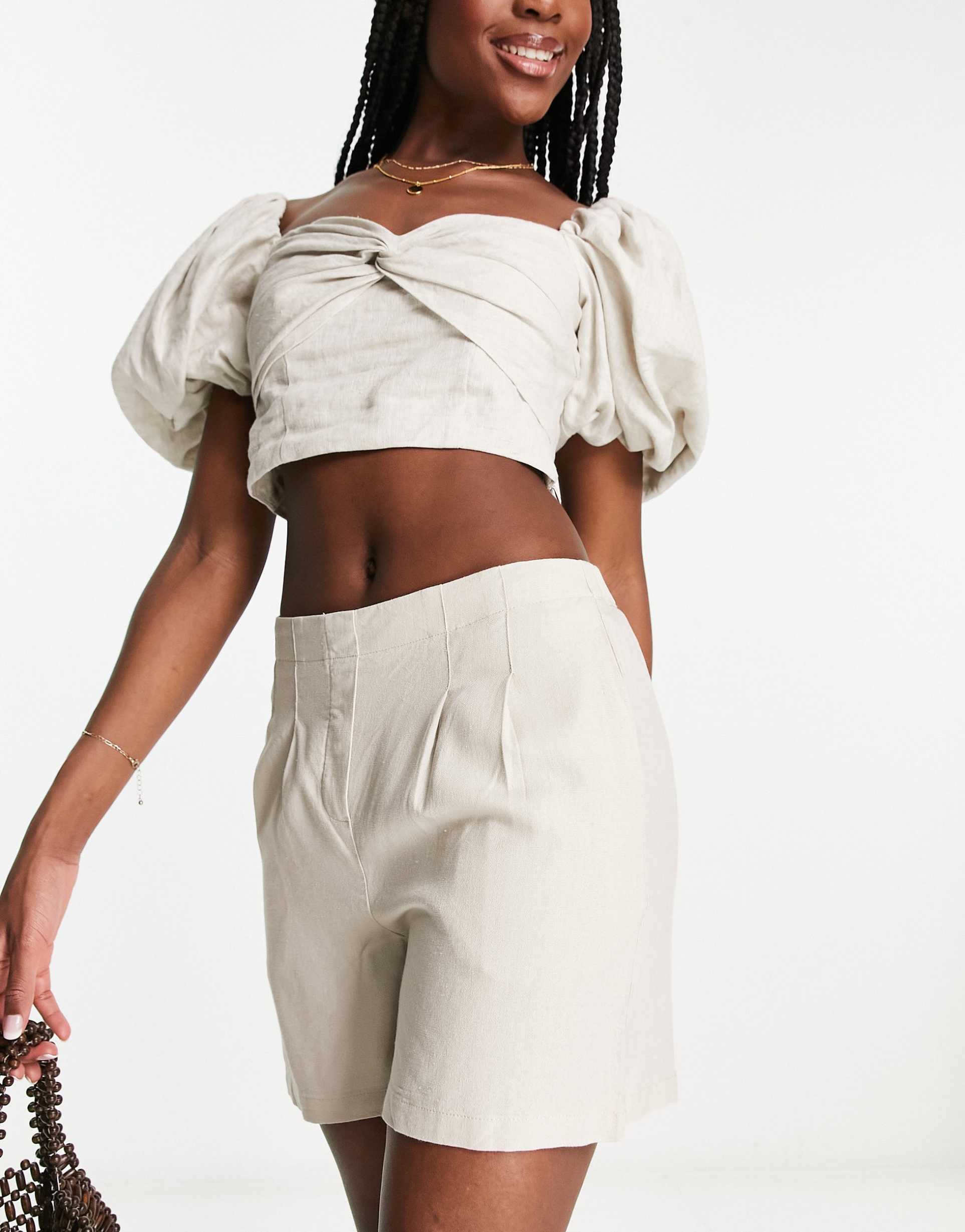 vero moda pleat front linen blend shorts in stone