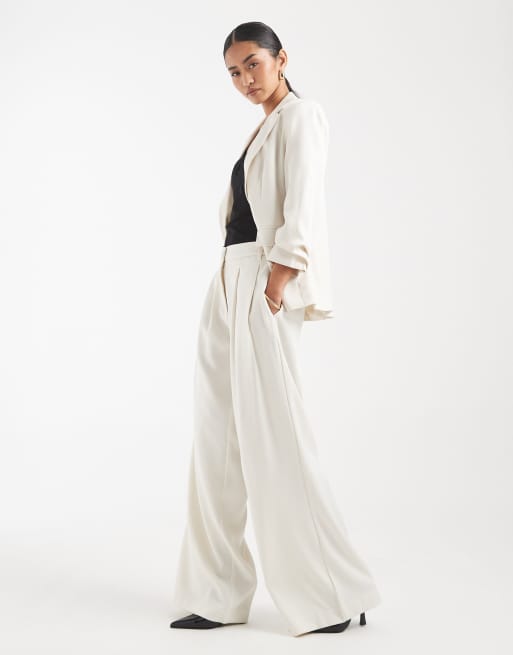 Vero Moda pleat front wide leg tailored pants in birch (part of a set), 2 of 5