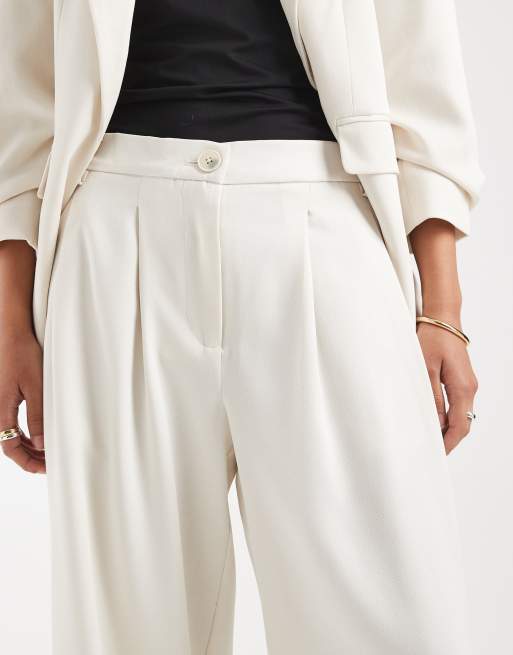 Vero Moda pleat front wide leg tailored pants in birch (part of a set), 3 of 5