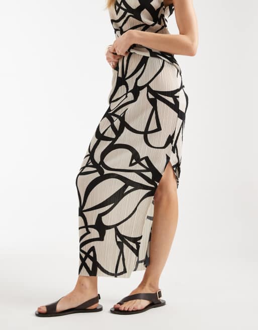 Vero Moda plisse maxi skirt in mono abstract print (Part of a set), 2 of 5