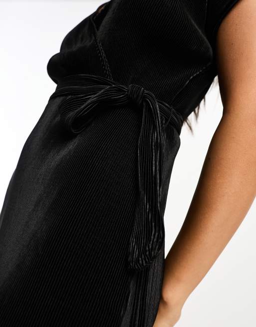Vero Moda plisse wrap midi dress in black, 3 of 4