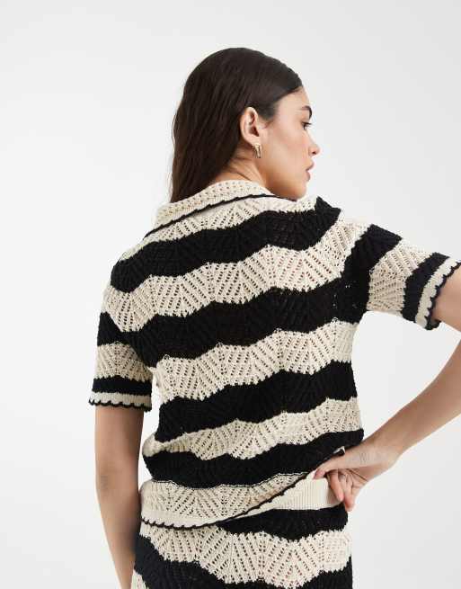 Vero Moda - Polo d'ensemble boutonné à rayures en maille au crochet - Noir et crème, 4 de 4