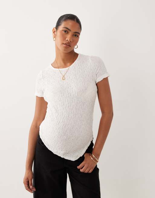 Vero Moda - Premamá top asimétrico con fruncido y textura arrugada en blanco, 2 de 4