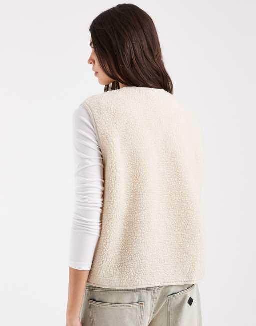 Vero Moda pudełkowy bezrękawnik teddy w kolorze oatmeal, 4 z 4