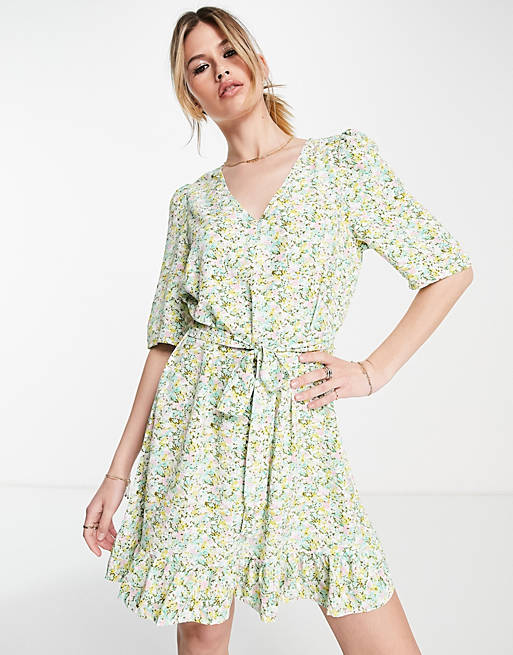Vero Moda puff sleeve tie waist mini tea dress in floral print