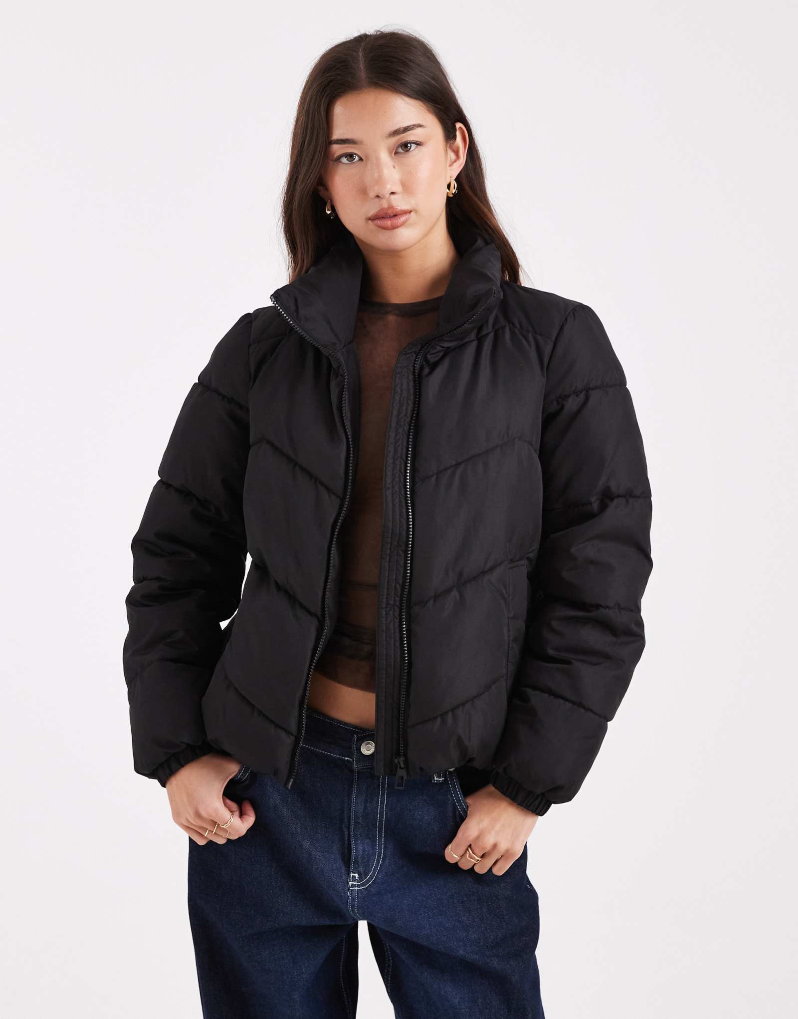 Пуховик Vero Moda черного цвета