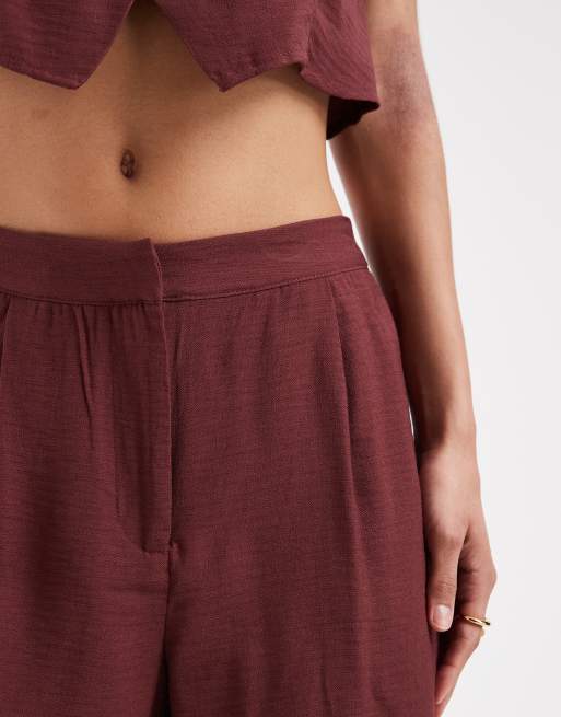 Vero Moda pull on loose fit shorts co-ord in andorra red, 3 of 5