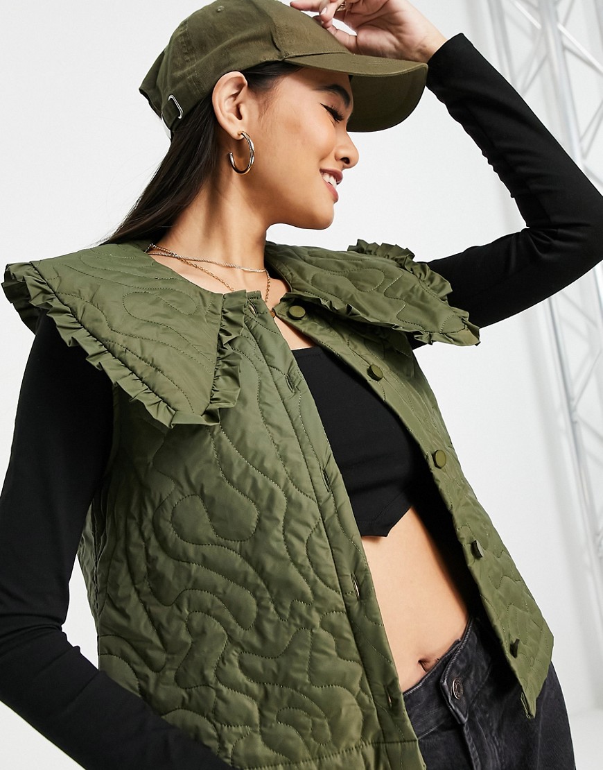 Vero Moda quilted squiggle vest with oversized collar in khaki - part of a set-Green
