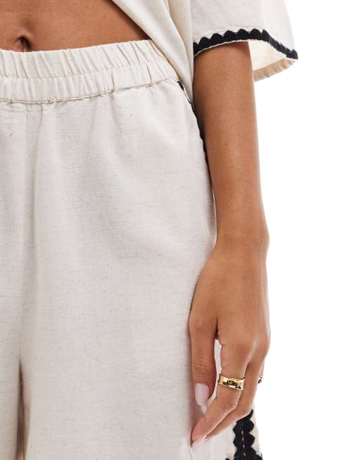 Vero Moda relaxed fit shorts with contrast stitching in cream (part of a set), 5 of 5