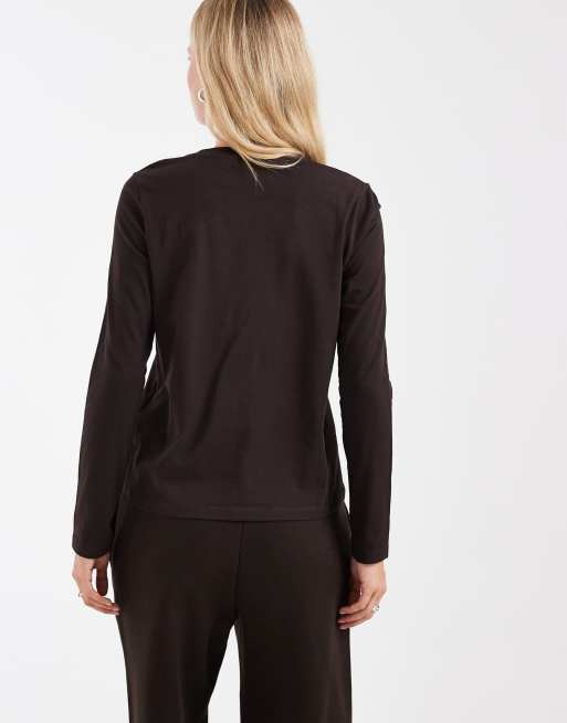Vero Moda relaxed-fit T-shirt met lange mouwen in chocoladebruin, 4 van 4