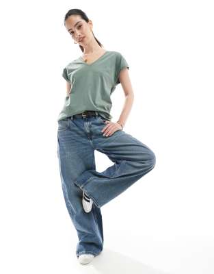 Vero Moda T-shirt In Khaki-green In Green