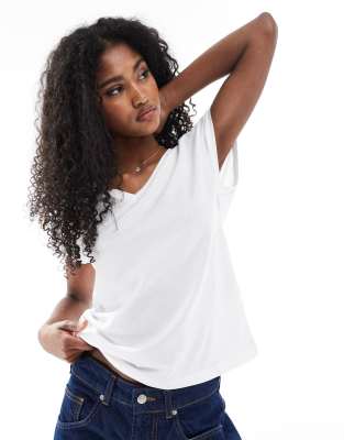 relaxed oversized v neck t-shirt in white