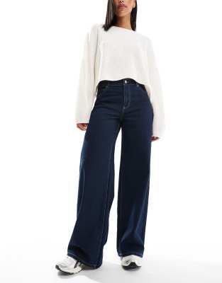 Vero Moda - Remy - Weite Jeans aus dunklem Denim-Marineblau