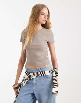 Vero Moda Ribbed Round Neck T-shirt In Neutral