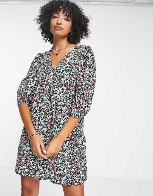 Vero Moda Robe babydoll courte à manches longues et col en V