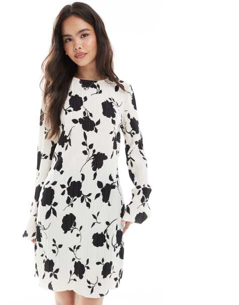 Vero Moda - Robe courte plissée à manches longues - Noir et blanc à imprimé fleurs - view 1