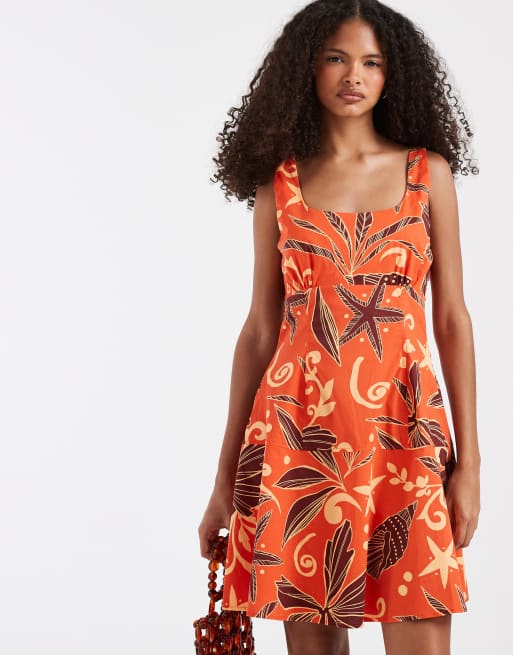 Vero Moda - Robe courte sans manches plissée devant à imprimé coquillages - Orange, 3 de 4