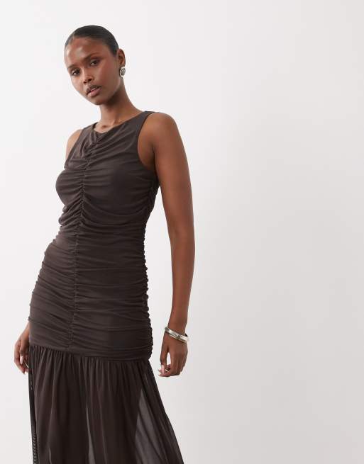 Vero Moda robe longue en tulle sans manches à détail froncé marron chocolat, 2 de 4