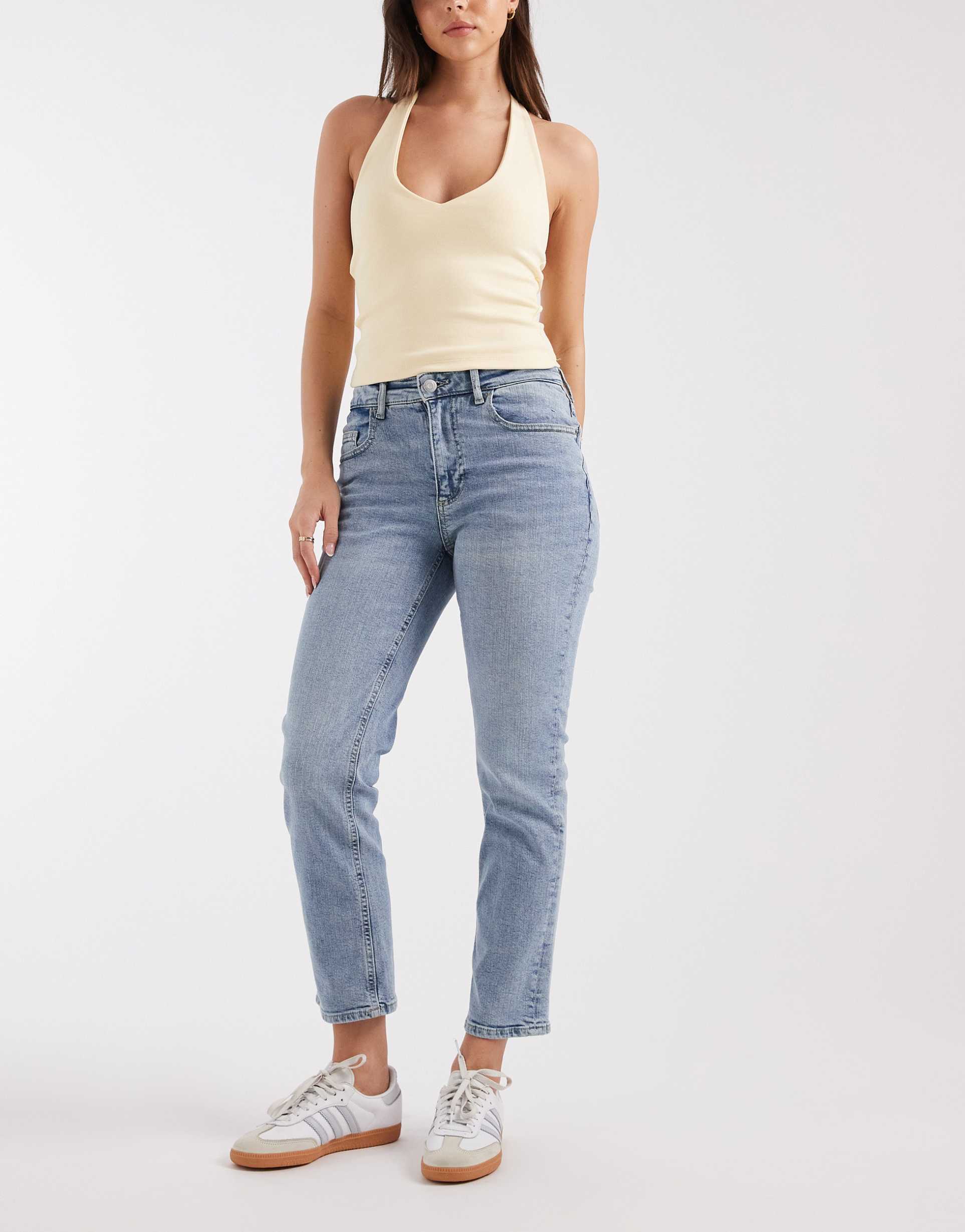 vero moda rosie stretch cropped slim fit jeans in light blue wash