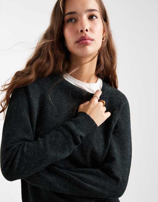 Vero Moda round neck knit sweater in pine green | ASOS