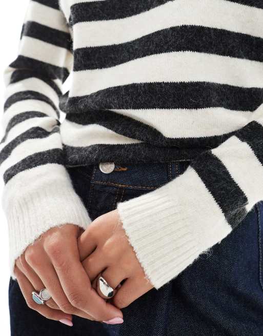 Vero Moda round-neck knitted jumper in cream and black melange stripe, 2 of 4