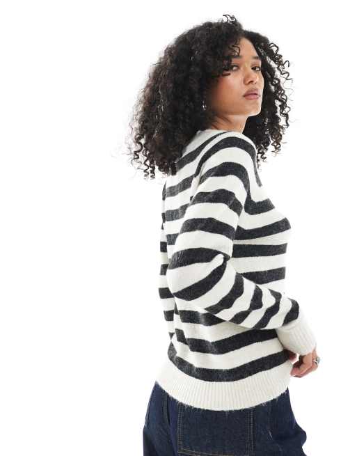 Vero Moda round-neck knitted jumper in cream and black melange stripe, 3 of 4