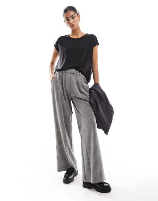 Vero Moda round neck t-shirt in black, 3 of 4