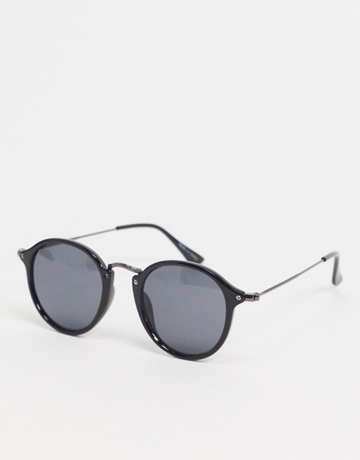Vero Moda round sunglasses in black