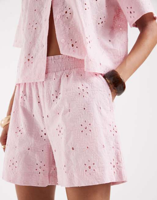 Vero Moda – Różowe szorty z haftem angielskim, część zestawu, 2 z 5
